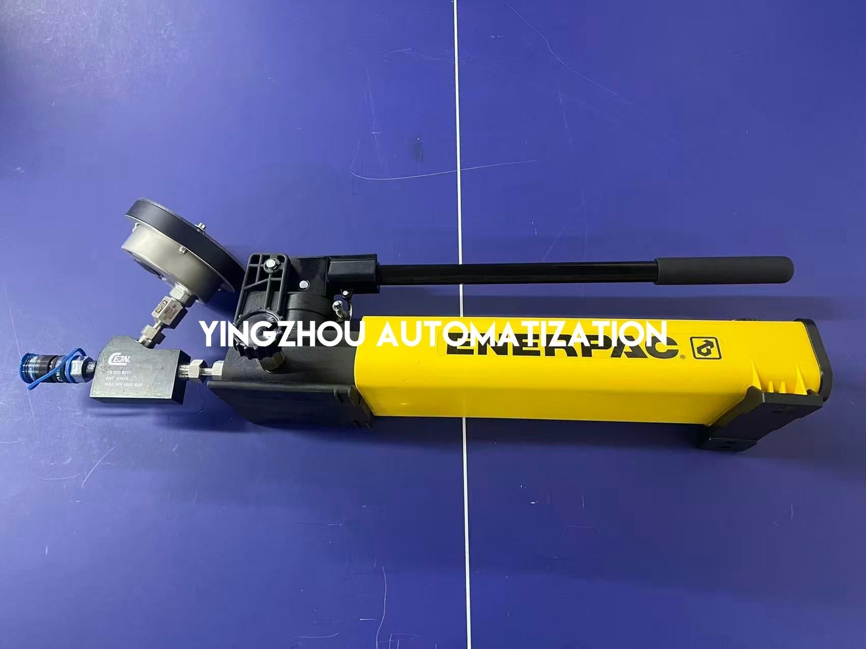 Enerpac HPT1500 Ultra-High Pressure Hydraulic Hand Pump | 21,750 psi, Two-Speed, with Gauge-vezhoo