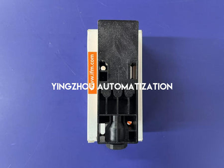 ifm electronic IM0011 Inductive Proximity Sensor - M18 x 1 | 5mm Flush Mount | DC PNP NO Output-vezhoo